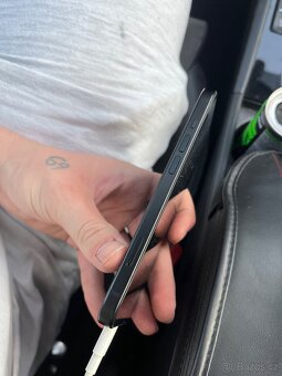 iPhone 15 256gb - 2