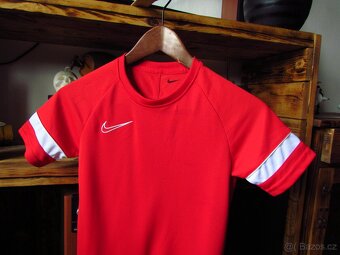 Funkční triko Nike vel. 137-147 - 2