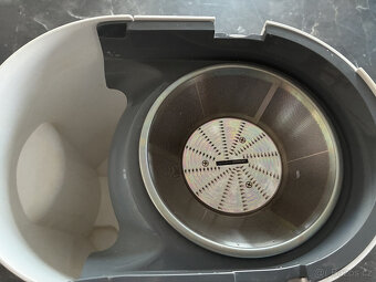 Odšťavnovač Braun J500 - 2