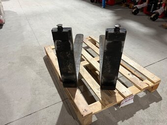 Vidlice na čelní vozík 2500kg - 2