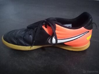SÁLOVKY NIKE 41 - 2