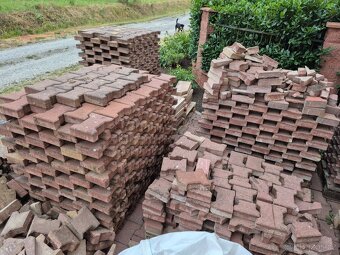 Zámková dlažba kost červená – 200 x 165 x 55 mm (65 m2) - 2