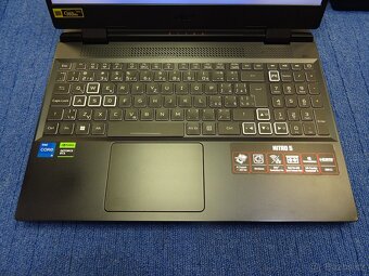 Zánovní herní notebook Acer Nitro 5 RTX 4060 8GB - 2