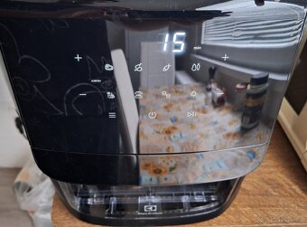 Horkovzdušná fritéza Electrolux 12l - 2