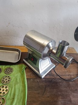 Mlýnek na maso - 2