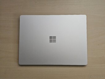 Microsoft Surface Laptop Go (1st Gen) 256GB (Stav A) - 2
