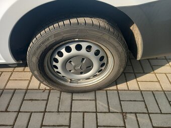 Mercedes Vito 2.2 2x sadu pneu - 2