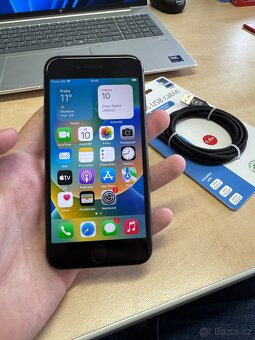 Prodám iPhone 8 64gb černý (100% kondice baterie) - 2