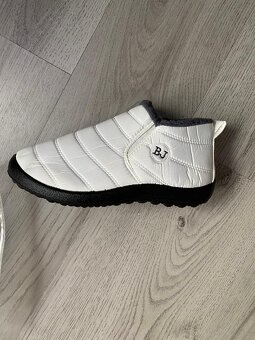 Krásné suprové nové boty velikost 40 - 2