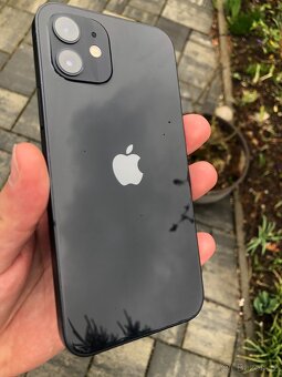 iPhone 12 64Gb v hezkém stavu....černý - 2