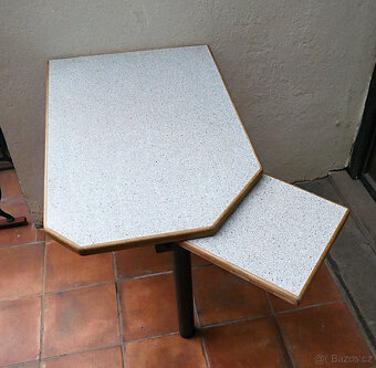 Stůl do karavanu s otočnou deskou - 2