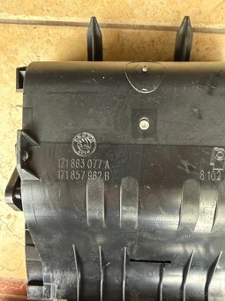 Škoda Octavia 2 popelnik. - 2