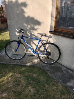 Kolo trekové  Author Stratos - 2