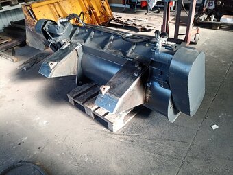 Přechodová deska , redukce upínačů - 2