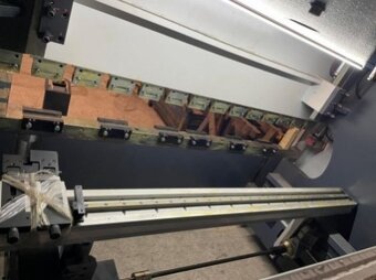 Rok 2024 a hydraulický lis SX 30220 - 2