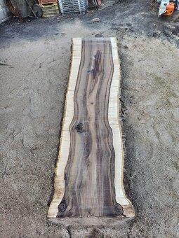 Ořechové fošny 2,4 m - 2