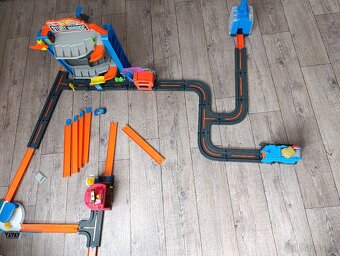 velky set hot wheels - 2