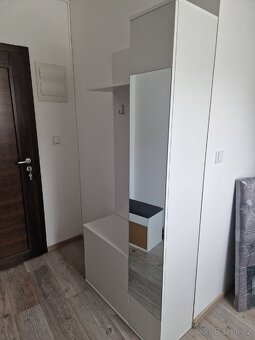 Předsíňová stěna - 2