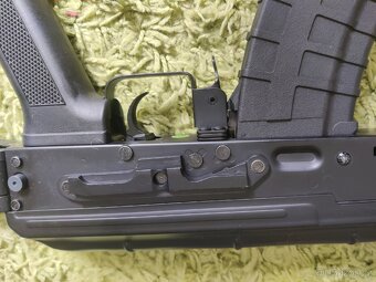 Prodám airsoftovou zbraň AK-74 - 2