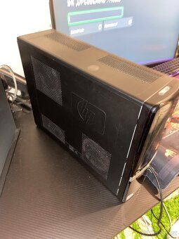 Počítač+prislusenstvi s monitorem - 2