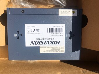 Ethernet Hikvision DS-3E0105P-E - 2