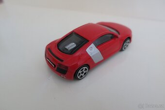 Model auta Audi R8 Burago 1:43 - 2