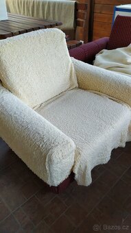 Rozkládací pohovka, gauč a dvě křesla - 2