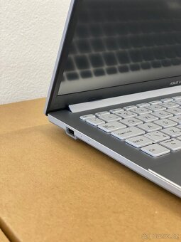 Notebook ASUS VivoBook Go 15 - i3/8GB/512GB/WIN 11 - 2