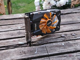 Zotac GTX 750 2 GB - 2