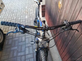 Horské kolo 29 - giant talon - 2