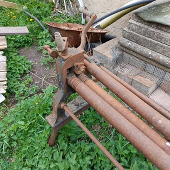 Stáčečka, zkružovačka plechu, šíře válců 1 m - 2