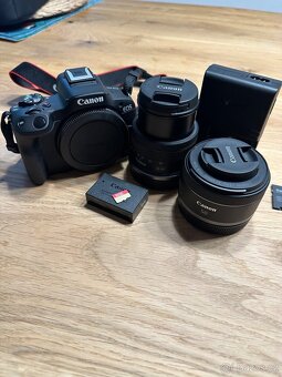 Canon EOS R50 + 2 objektivy (18–45mm IS STM + 50mm f/1.8 STM - 2