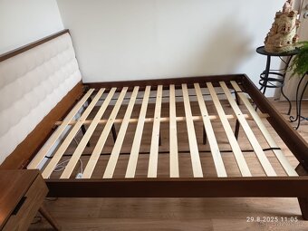 Postel s matracemi + 2 noční stolky - 2