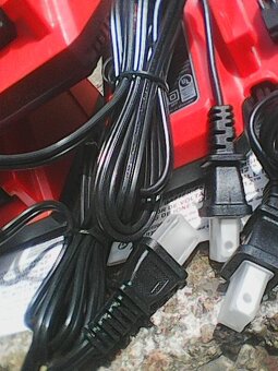 Milwaukee M18 a M12 nabijecka USA verze na 120voltu 1-4 kusy - 2