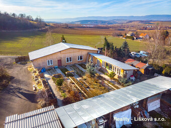 Prodej bývalého zemšdělského areálu nyní využívaného pro dře - 2