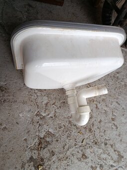 Technické smaltované umyvadlo - 2