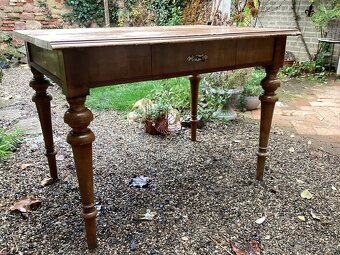 Starožitný stůl - 2
