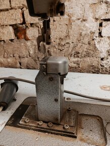 Prodám průmyslový šicí stroj sloupovka Minerva - 2