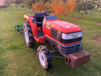 Kubota T220 - 2
