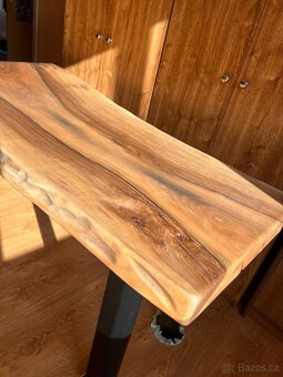 Ořechový stůl masiv - 2