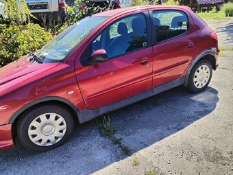 Prodám jen díly Peugeot 206 - 2