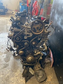Prodám motor 1.6 hdi peugeot - 2