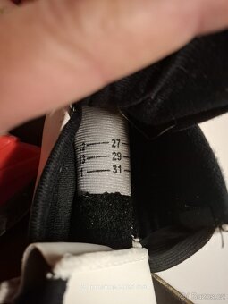 Brusle holčičí na led - 2