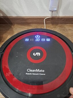 ROBOTICKÝ VYSAVAČ CleanMate - 2