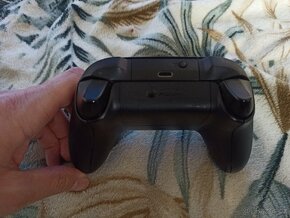 Xbox One Wireless Controller - 2