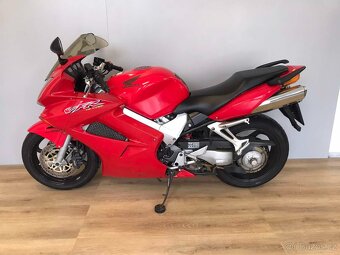 Honda VFR 800 VTEC - 2
