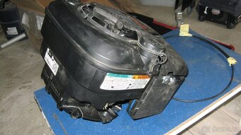 Prodám na ND motor B+S 675EX do sekačky - 2