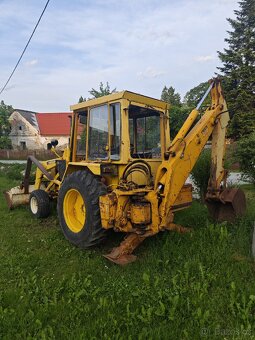 Traktor bagr JD 410 - 2