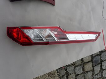 FORD TRANSIT CUSTOM ZADNÍ SVĚTLO , NÁRAZNÍK - 2