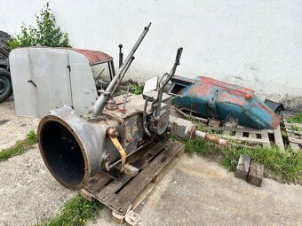 Zadná část Zetor 25 - 2